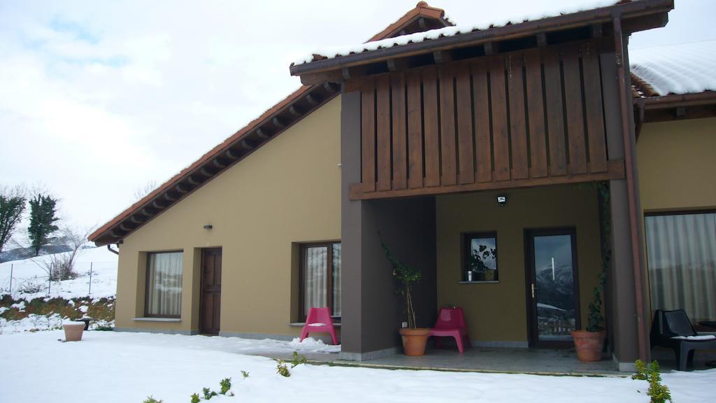 Apartamentos La Senda San Juan de Parres Dış mekan fotoğraf