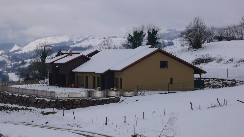 Apartamentos La Senda San Juan de Parres Dış mekan fotoğraf